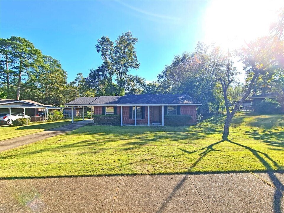 959 Green Ridge Ct in Montgomery, AL - Foto de edificio