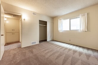 Foothill Terrace in Monrovia, CA - Building Photo - Interior Photo