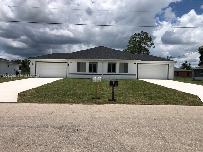 property at 4572 Golfview Blvd