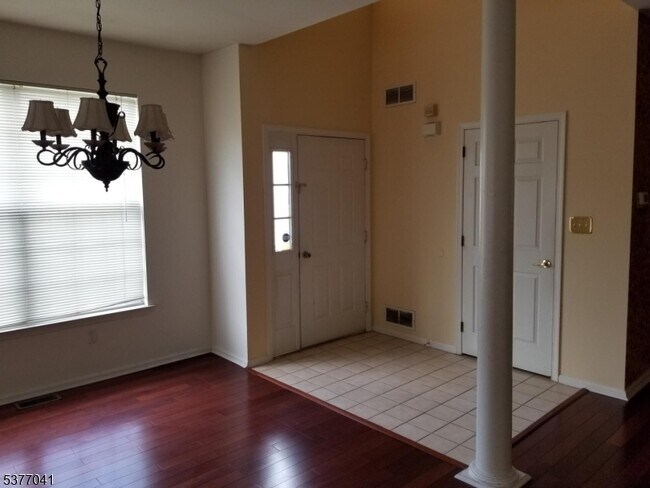 156 Gladstone Dr in Parsippany Troy Hills, NJ - Building Photo - Building Photo