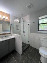 504 Clover Ct in Austin, TX - Building Photo - Building Photo