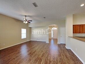 86865 Riverwood Dr in Yulee, FL - Foto de edificio - Building Photo