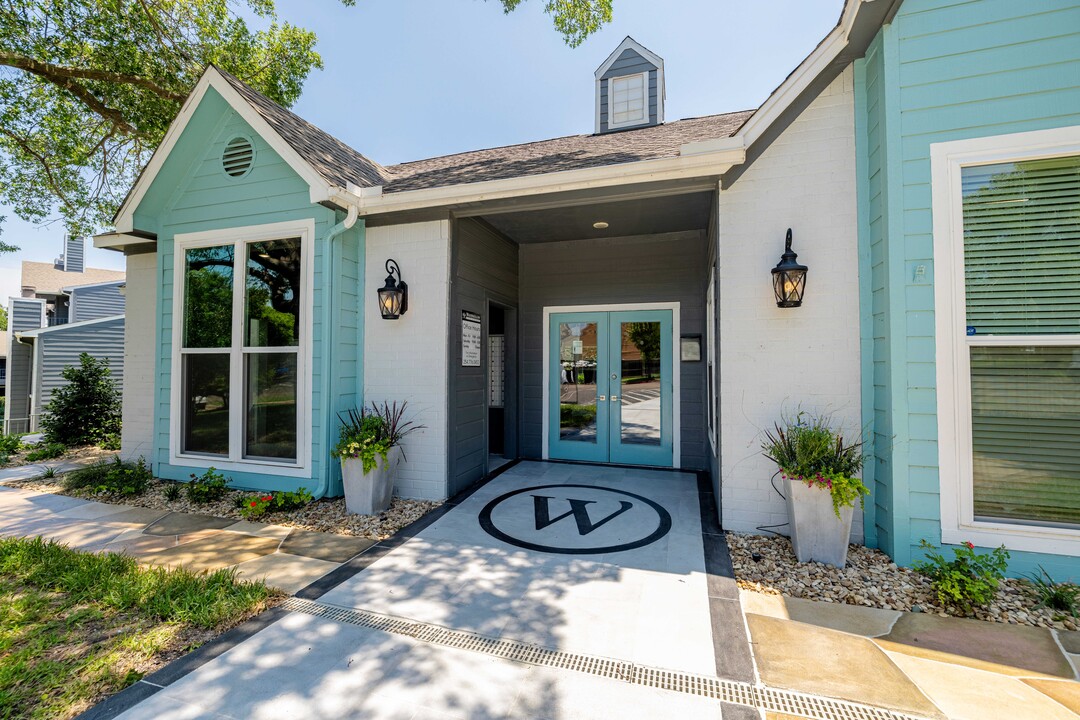 Woodhollow Apartments in Waco, TX - Building Photo