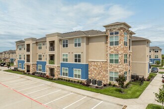 Cross Timbers Apartments in Greenville, TX - Foto de edificio - Building Photo
