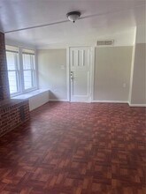 801 W Spring St in Weatherford, TX - Building Photo - Building Photo