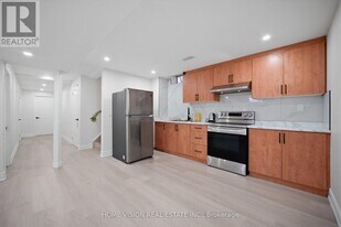 5519 Katy Gate in Mississauga, ON - Building Photo