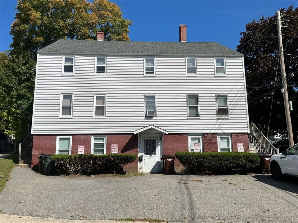 41 High St in Amesbury, MA - Building Photo