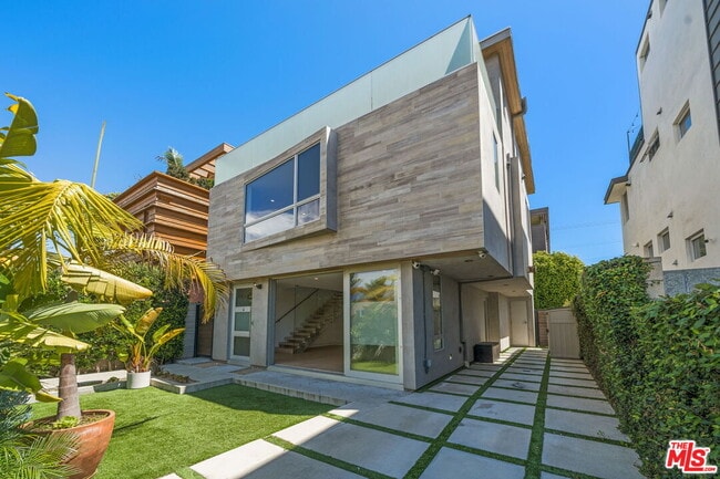 808 Brooks Ave in Los Angeles, CA - Building Photo - Building Photo