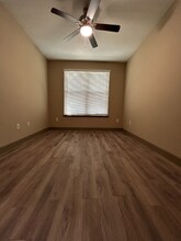 6520 Jamail Dr in Houston, TX - Foto de edificio - Building Photo