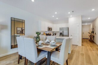 567 Holly Lks Dr in Orange Park, FL - Building Photo - Building Photo