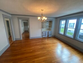 144 Russell St, Unit 1 in Worcester, MA - Building Photo - Building Photo