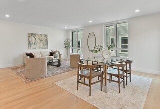 213 Harvard St in Cambridge, MA - Building Photo - Building Photo