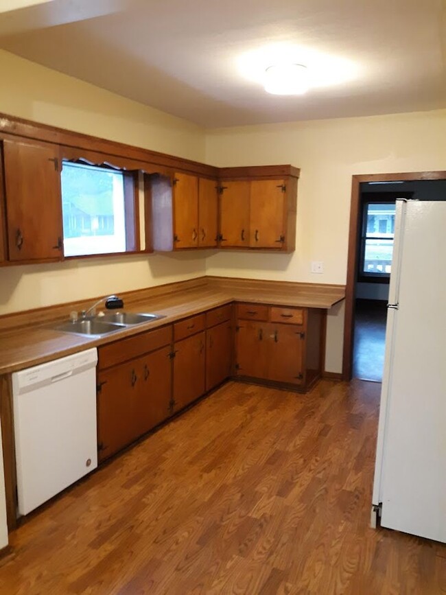 property at 1327 Greenwood Ave