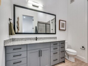 Railyard in Denton, TX - Foto de edificio - Building Photo