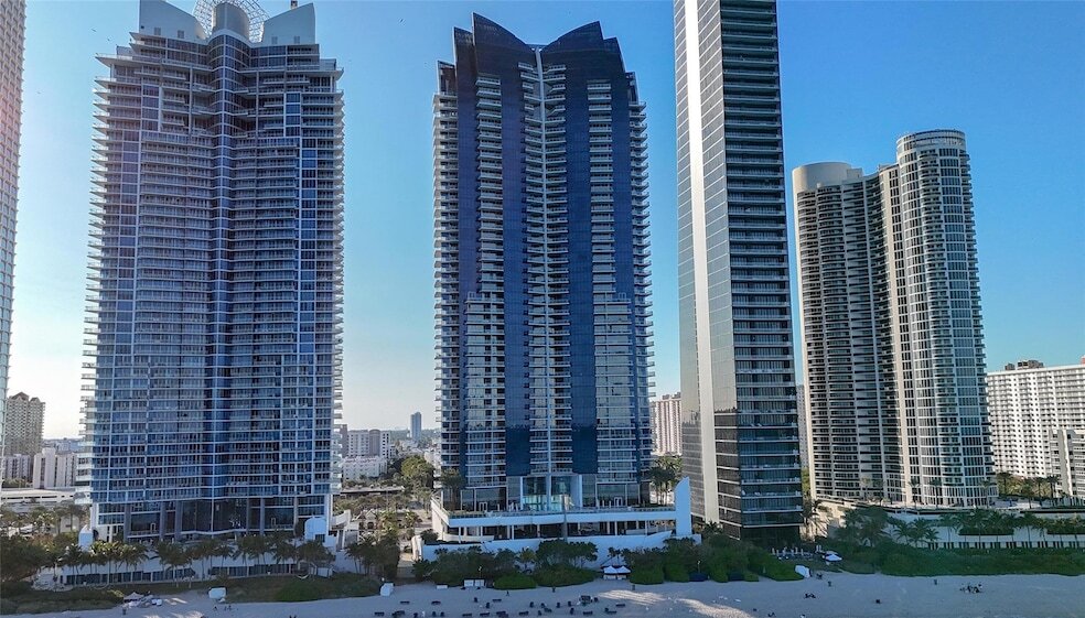 17121 Collins Ave, Unit 1406 in Sunny Isles Beach, FL - Building Photo