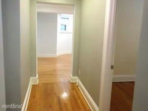 239 Commonwealth Avenue-Unit -Apt 12 in Boston, MA - Building Photo - Building Photo