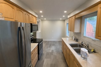 1068 Upper Sherman Ave in Hamilton, ON - Building Photo - Building Photo