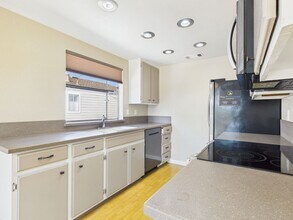 355 Casa Verde Way in Monterey, CA - Building Photo - Building Photo