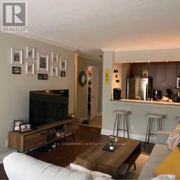 1099 Cadboro Rd in Ottawa, ON - Building Photo - Building Photo