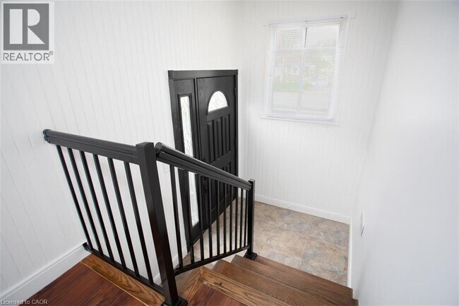 2162 Mt Forest Dr in Burlington, ON - Building Photo - Building Photo