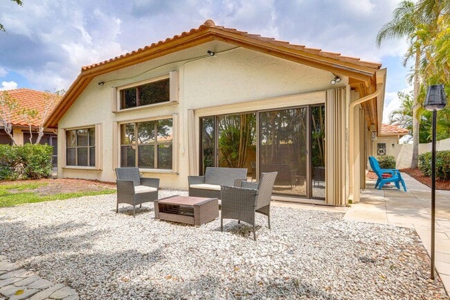property at 2856 SW Mariposa Cir