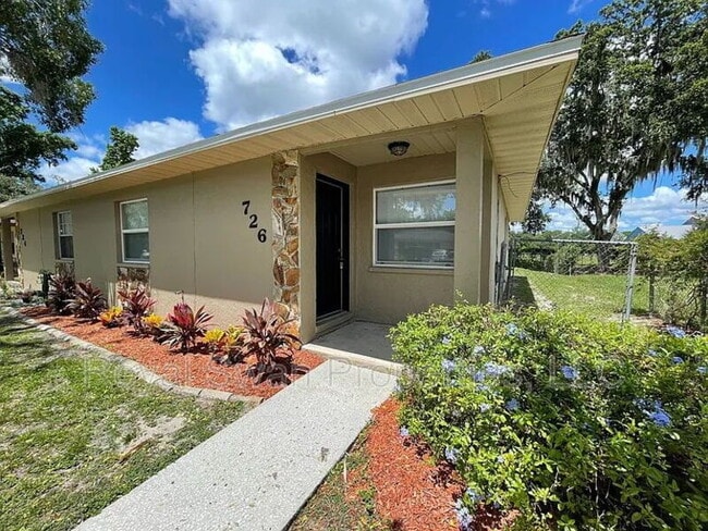 726 Zella Ln in Lakeland, FL - Building Photo - Building Photo