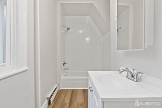 20 Linden Ct in Jersey City, NJ - Building Photo - Building Photo