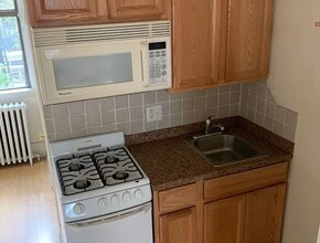 313 S 18th St in Philadelphia, PA - Building Photo - Building Photo