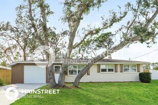 60 Harwich Cir in Englewood, FL - Building Photo