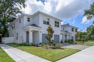4402 W Gray St in Tampa, FL - Building Photo