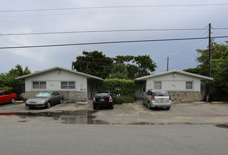 La Siesta Apartments in Fort Lauderdale, FL - Foto de edificio - Building Photo