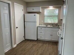 702-704 Bryon Ct in Lakeland, FL - Building Photo - Building Photo