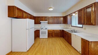 1725 N 17th St in Bismarck, ND - Building Photo