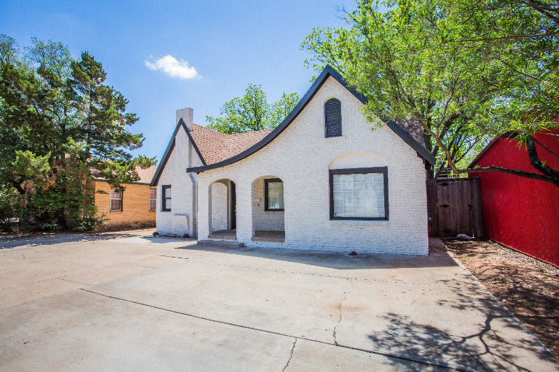 2703 21st St in Lubbock, TX - Foto de edificio