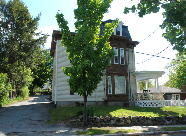 9 Central St in Methuen, MA - Foto de edificio - Building Photo