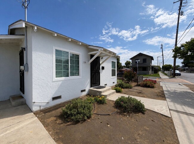 property at 1107-1141 E McKenzie Ave