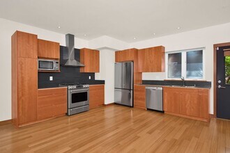 3657 Whitman Ave N in Seattle, WA - Building Photo - Building Photo