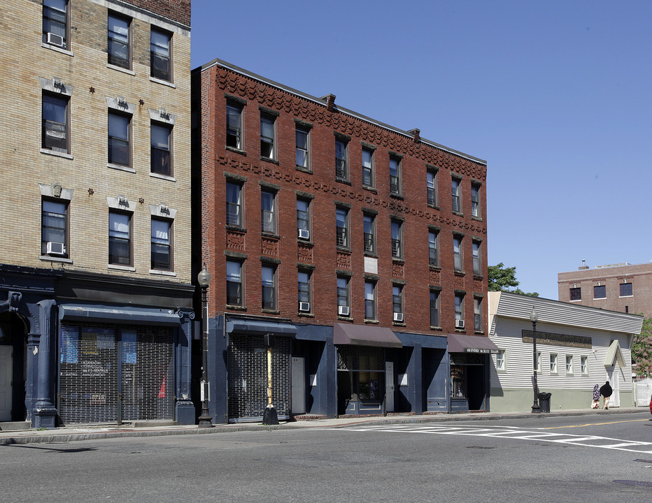 373-375 Dudley St in Boston, MA - Foto de edificio