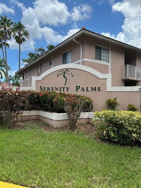 3261 Sabal Palm Manor in Hollywood, FL - Building Photo - Building Photo