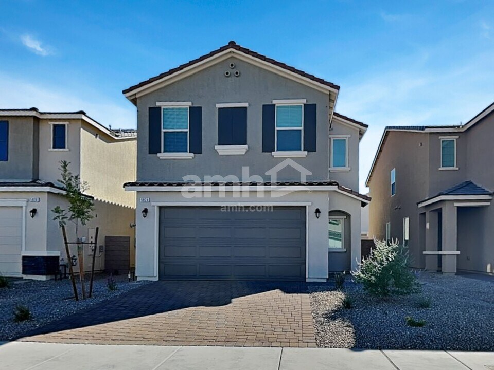 5824 Fly Fisher St in Las Vegas, NV - Building Photo