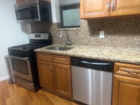 529 54th St in West New York, NJ - Building Photo