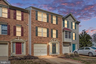 4303 Cider Barrel Ct in Fredericksburg, VA - Foto de edificio - Building Photo