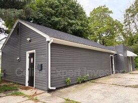 2128 Broadway in Fort Wayne, IN - Building Photo