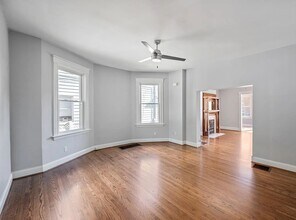 2802 Hyde Park Ave, Unit 1 in Cincinnati, OH - Building Photo - Building Photo