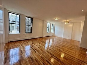 924 Hancock St in Brooklyn, NY - Foto de edificio - Building Photo