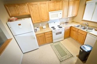 Ewing Square Townhomes in Minneapolis, MN - Building Photo - Interior Photo