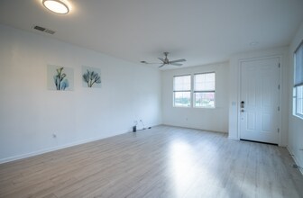 4148 Sally Ride Way in Sacramento, CA - Building Photo - Building Photo