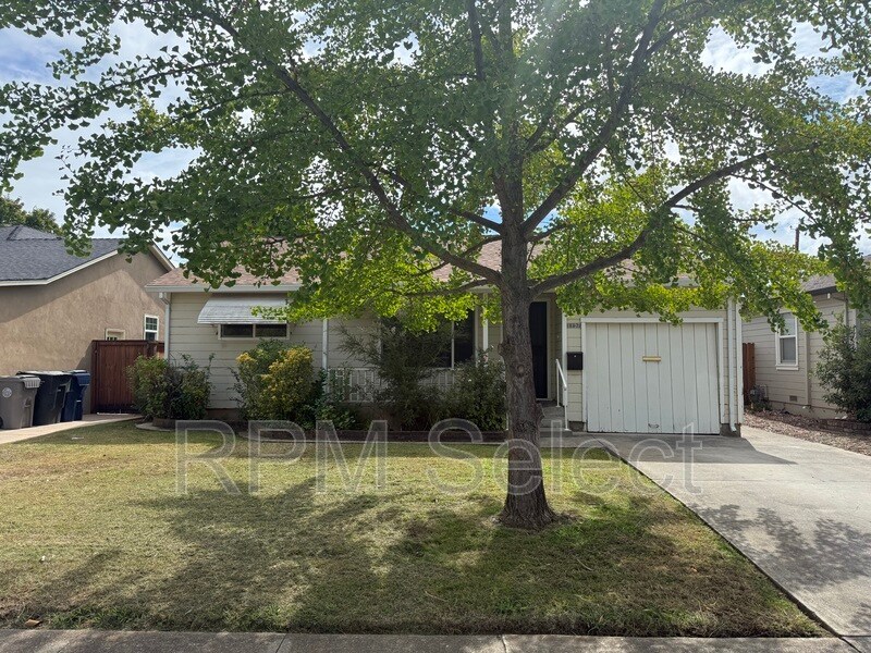 1137 Janey Way in Sacramento, CA - Building Photo