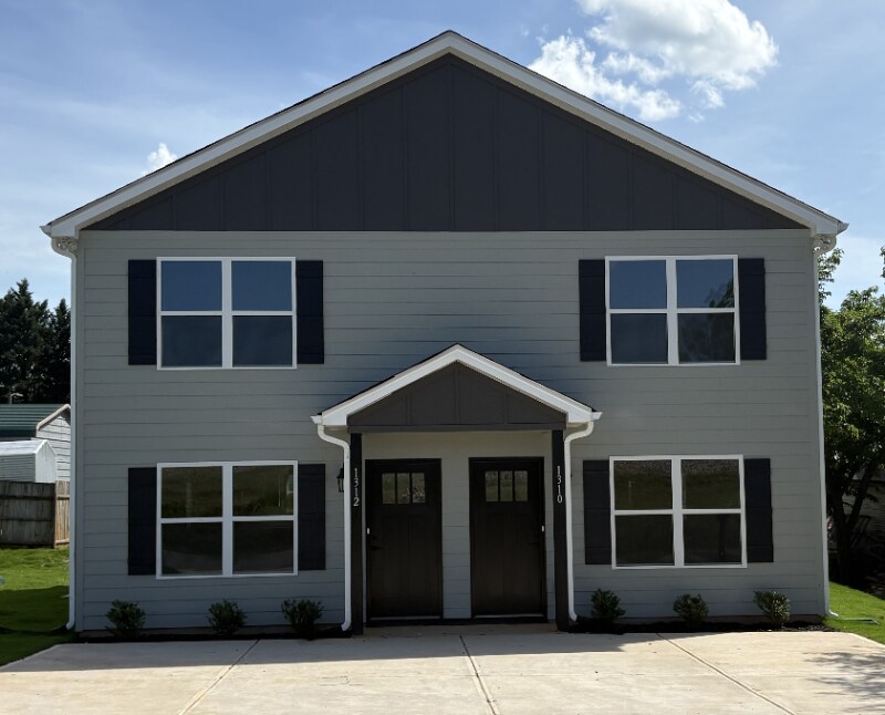 1310 Main Ave SE in Hickory, NC - Foto de edificio