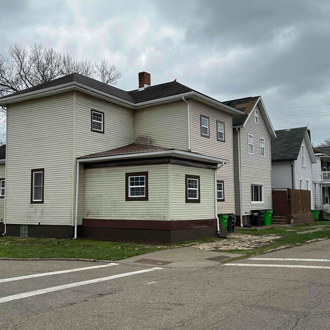 property at 525 N Main St